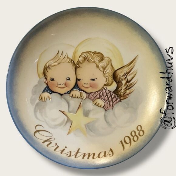 1988 Schmid “Cheerful Cherubs” Christmas Plate – Sister Berta Hummel - No Box - Picture 1 of 7